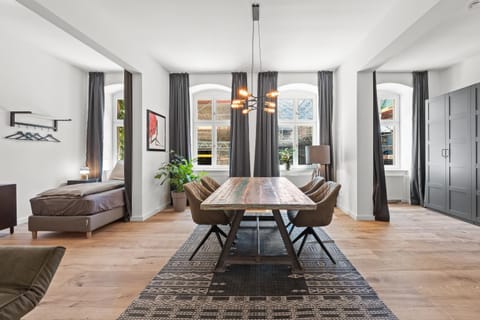 Living room, Seating area, Dining area