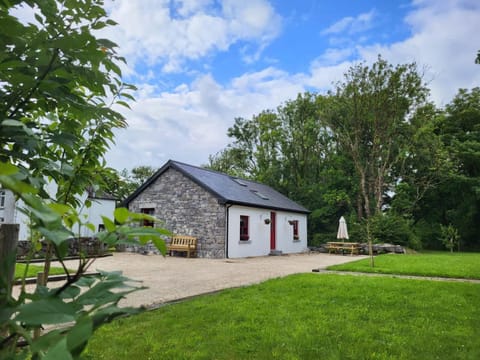 Property building, Natural landscape, Garden, Garden view