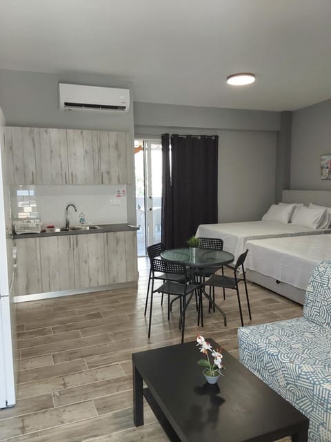 Bed, Living room, Bedroom, air conditioner