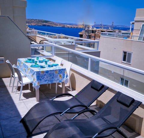 View (from property/room), Balcony/Terrace, Seating area, Sea view