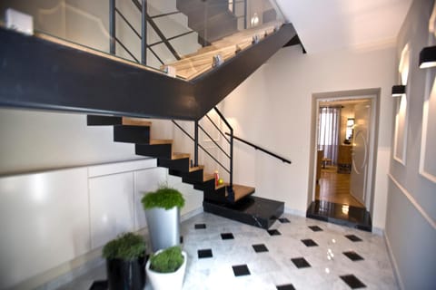 Lobby or reception, Other