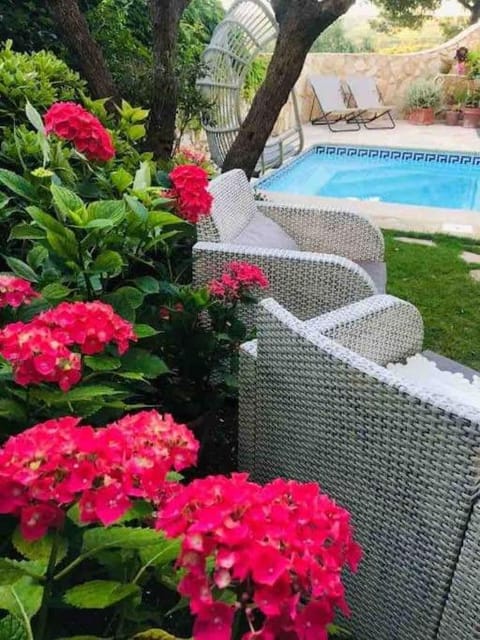 L’île aux fleurs Villa in Aix-en-Provence