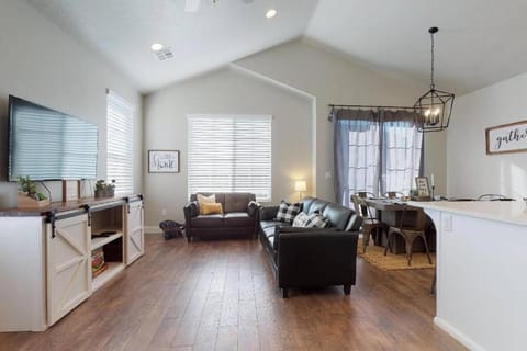 Good To Be Home where your family can relax House in Washington