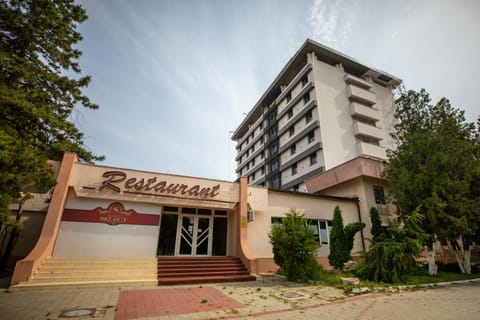 Property building, Facade/entrance, Property logo or sign, View (from property/room), Street view