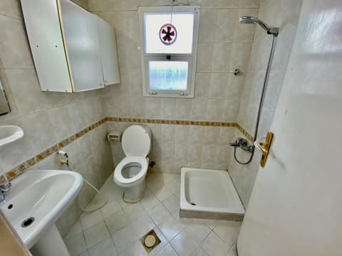 Nice Rooms for Rent in Compound Housing near Burj Alarab Dubai Villa 125 Vacation rental in Dubai