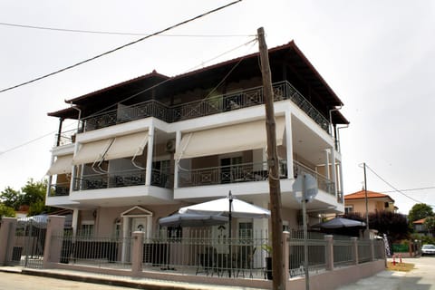 Property building, Day