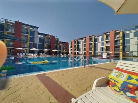 Property building, Swimming pool