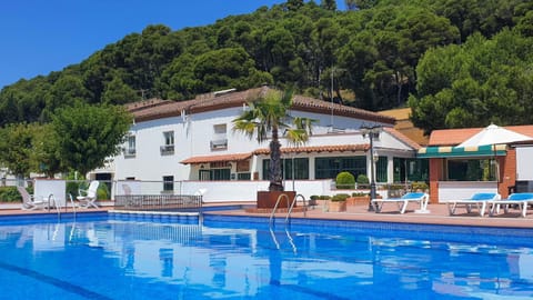 Property building, Mountain view, Swimming pool