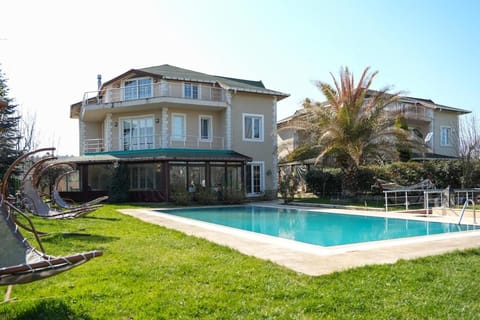 Spring, Day, Natural landscape, Garden, Garden, Garden view, Pool view, Swimming pool, Swimming pool, sunbed