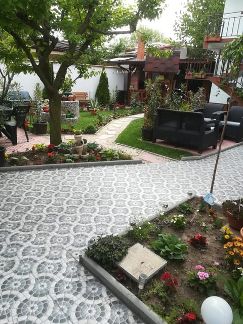 Garden, On site