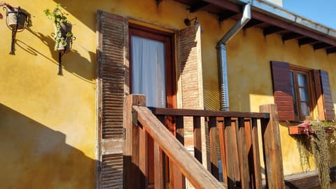 Property building, Balcony/Terrace