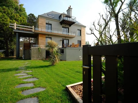 La dunette : loft vue imprenable Apartment in Saint-Vaast-la-Hougue