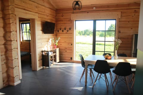 Communal lounge/ TV room, TV and multimedia, Dining area