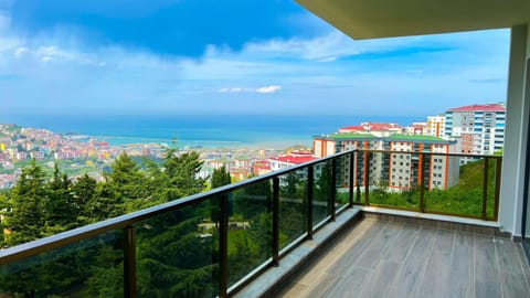 View (from property/room), View (from property/room), Balcony/Terrace, City view, City view, Sea view, Sea view
