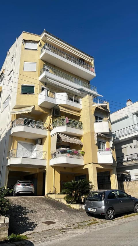 Property building, Day