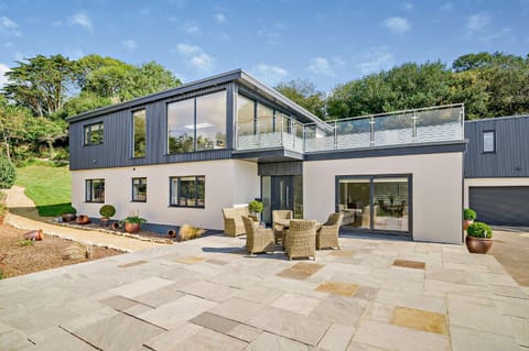 Property building, Patio, Facade/entrance, Garden, Internal: Not applicable to any particular room