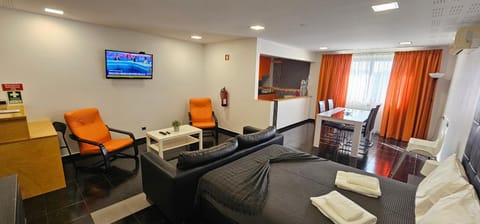 Communal lounge/ TV room, Bed, Living room, Dining area, kitchen
