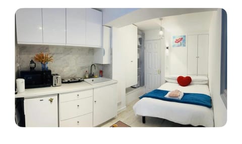 Bed, Coffee/tea facilities