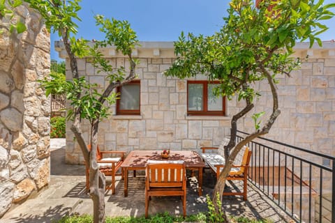 Property building, Patio, View (from property/room), Balcony/Terrace, Garden view