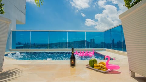 Patio, Day, Natural landscape, Hot Tub, Pool view, Sea view, Swimming pool, sunbed