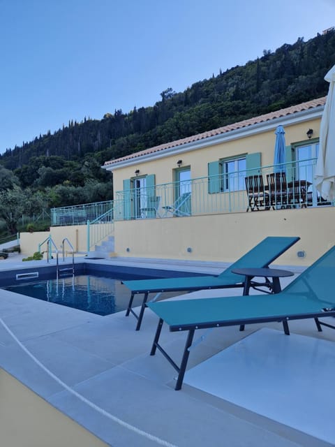 Natural landscape, Mountain view, Pool view, Swimming pool, sunbed