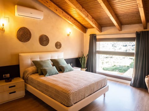 Bed, Photo of the whole room, Bedroom, air conditioner