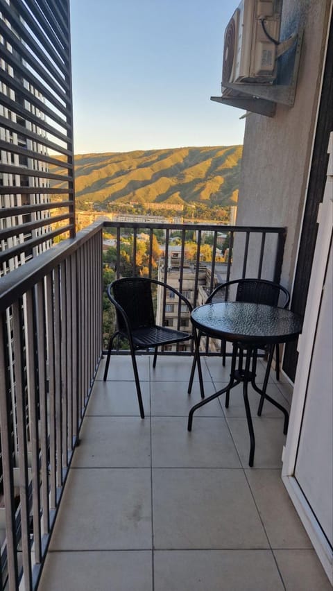 Balcony/Terrace, Mountain view