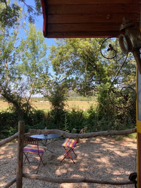 Authentique roulotte en Camargue Luxury tent in Arles