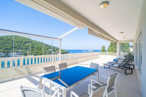Penthouse Vis à Vis Apartment in Dubrovnik