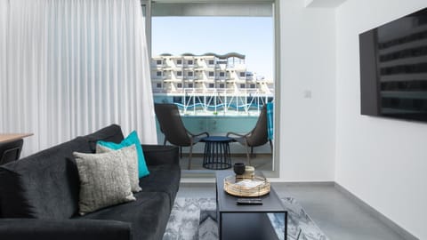 TV and multimedia, View (from property/room), Balcony/Terrace, Living room, Seating area