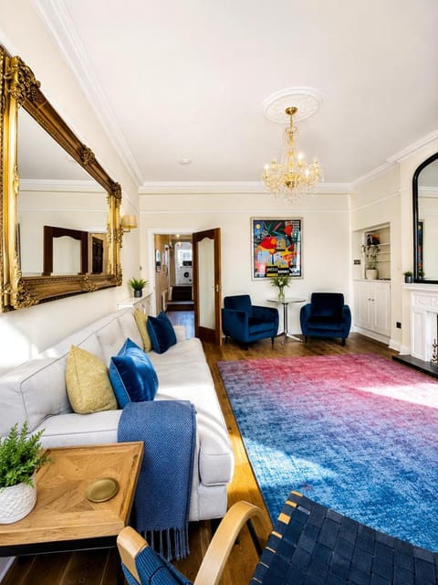 Living room, Lounge or bar