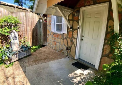 Tuscany Dream Rock Cottage/#8 Apartment in Eureka Springs