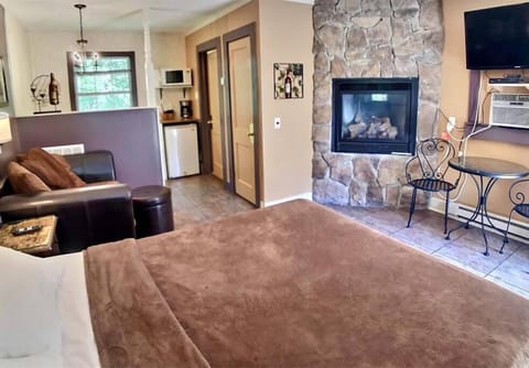 D'vinery Rock Cottage/ #6 Apartment in Eureka Springs