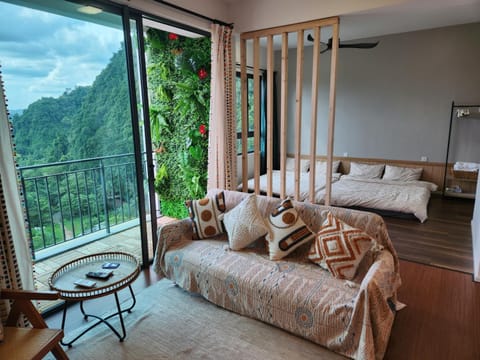Natural landscape, Balcony/Terrace, Living room, Seating area, Mountain view