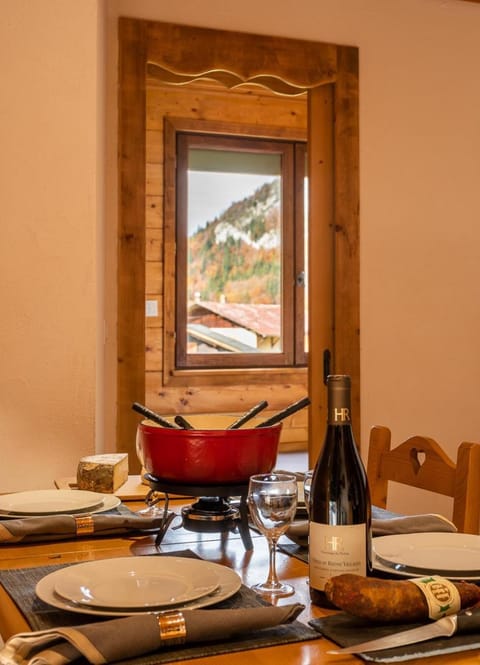 Gite Balnéo La Pomme de Pin Apartment in Samoëns