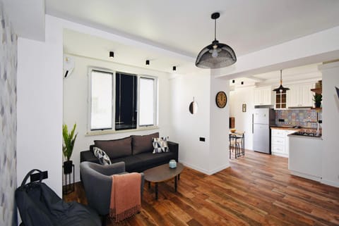 Kitchen or kitchenette, Living room, Seating area
