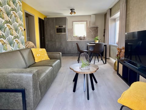 TV and multimedia, Kitchen or kitchenette, Living room, Seating area, Dining area, minibar