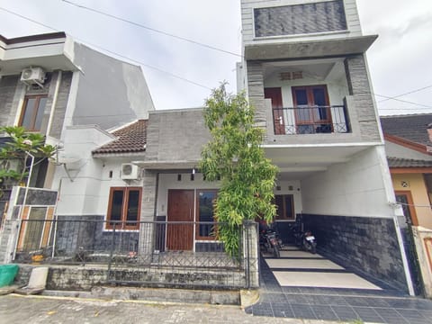 Day, Street view