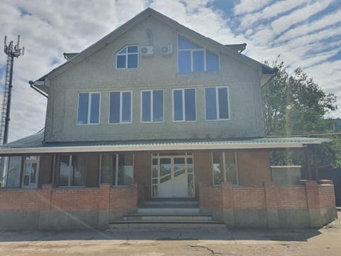 Property building, Day