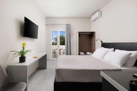 Ilios Properties - next to Gouvia Beach Apartment in Gouvia