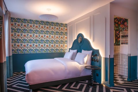 Bed, Photo of the whole room