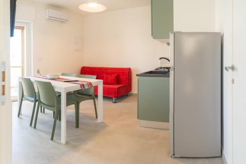 Living room, Dining area, air conditioner