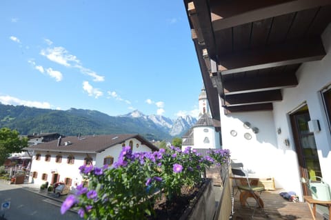 Spring, Day, Balcony/Terrace, Mountain view