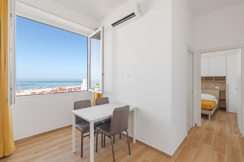 View (from property/room), Dining area, Sea view