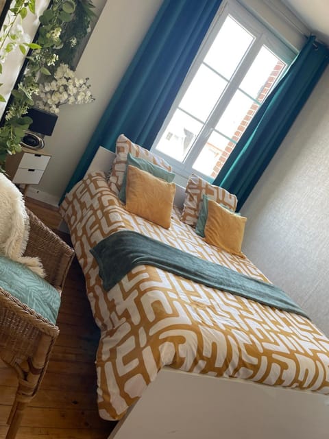 Bed, Bedroom