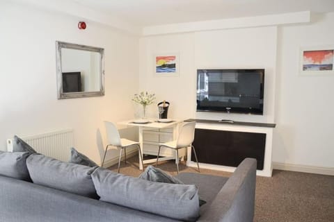 Modern 1 bedroom apartment close to Penzance town centre. Apartment in Penzance
