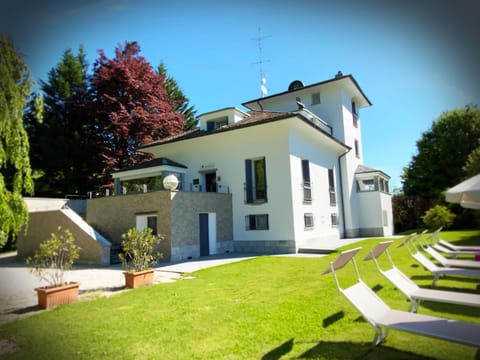 HARTMANN FEEL AT HOME B&B Villa Gignese Bed and Breakfast in Canton of Ticino