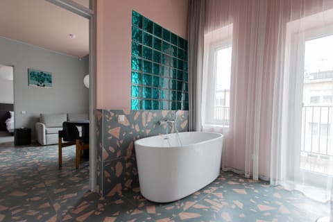 Bathroom, Living room, Seating area, Bath