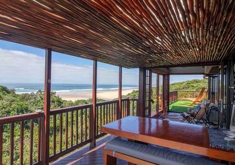 Patio, Dining area, Beach, Evening entertainment, Sea view