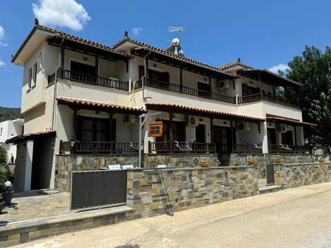 Property building, Day
